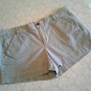 🌺 Like New GAP Khakis Sunkissed Shorts